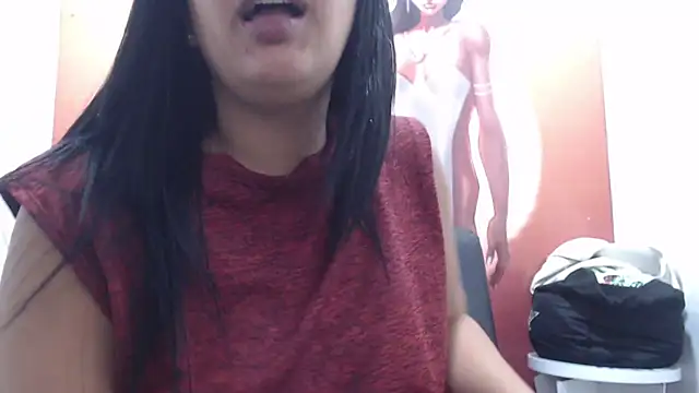 Snapshot of Laura_hottt chatting on October 2025 02:25:02 AM Laura hottt online show from October 2025 02:25:02 AM