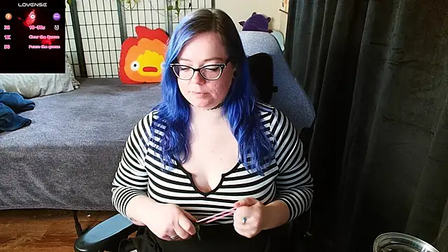 Snapshot of KiraSpitQueen chatting on February 2025 02:27:02 AM KiraSpitQueen online show from February 2025 02:27:02 AM