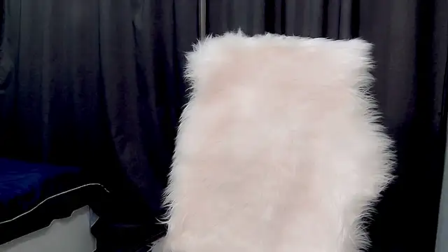 Snapshot of QueenOfUrKink chatting on January 2025 12:35:01 AM QueenOfUrKink online show from January 2025 12:35:01 AM