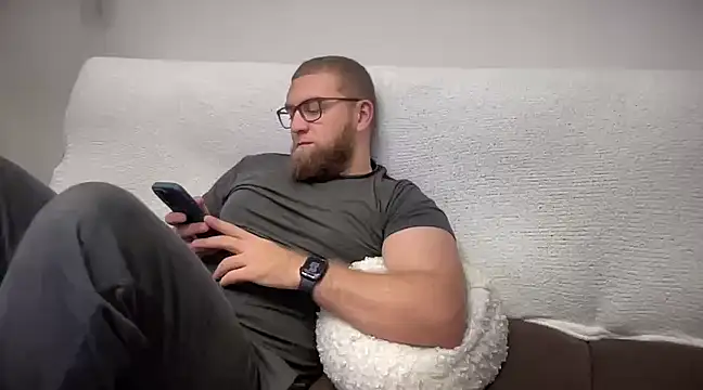 Snapshot of Bear_bear_ chatting on December 2024 10:06:01 PM Bear bear online show from December 2024 10:06:01 PM