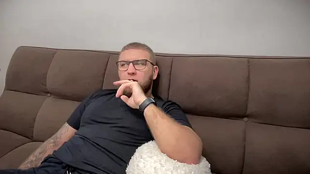 Snapshot of Bear_bear_ chatting on December 2024 03:42:01 AM Bear bear online show from December 2024 03:42:01 AM
