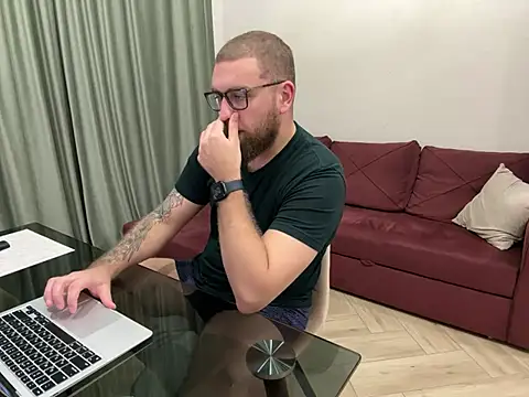 Snapshot of Bear_bear_ chatting on March 2025 09:54:02 PM Bear bear online show from March 2025 09:54:02 PM