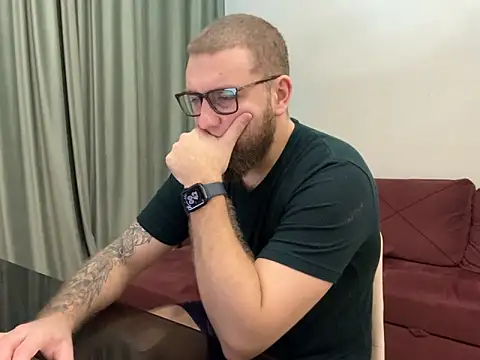 Snapshot of Bear_bear_ chatting on March 2025 09:42:02 PM Bear bear online show from March 2025 09:42:02 PM
