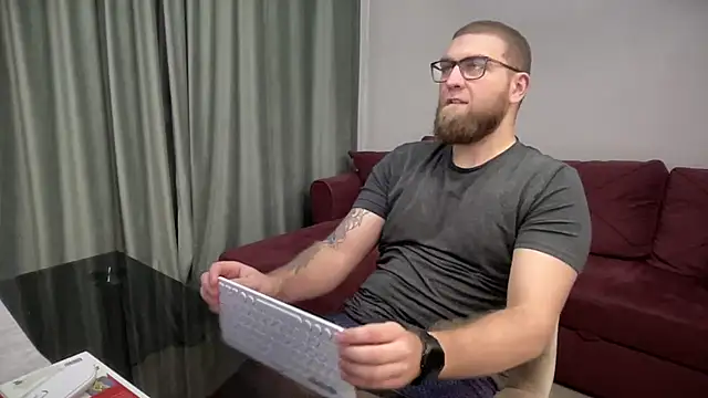 Snapshot of Bear_bear_ chatting on March 2025 04:35:02 PM Bear bear online show from March 2025 04:35:02 PM