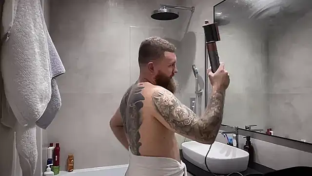 Snapshot of Bear_bear_ chatting on November 2025 08:57:02 AM Bear bear online show from November 2025 08:57:02 AM