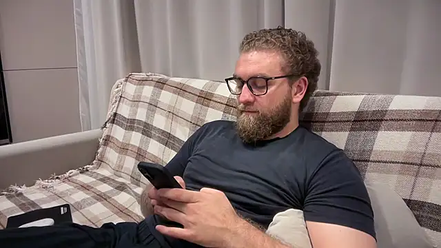 Snapshot of Bear_bear_ chatting on May 2026 09:06:02 AM Bear bear online show from May 2026 09:06:02 AM