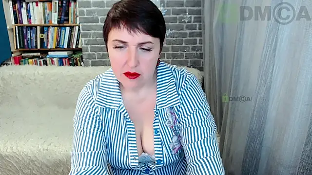 Snapshot of Rainbow_lady chatting on December 2025 02:52:02 AM Rainbow lady online show from December 2025 02:52:02 AM