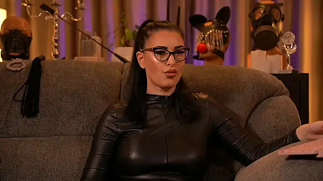 kelly kent online show from November 2025 09:02:01 PM