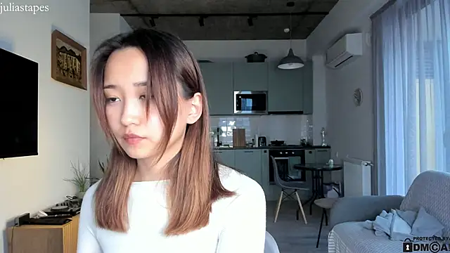 Snapshot of julias_tapes chatting on January 2025 01:49:01 PM julias tapes online show from January 2025 01:49:01 PM