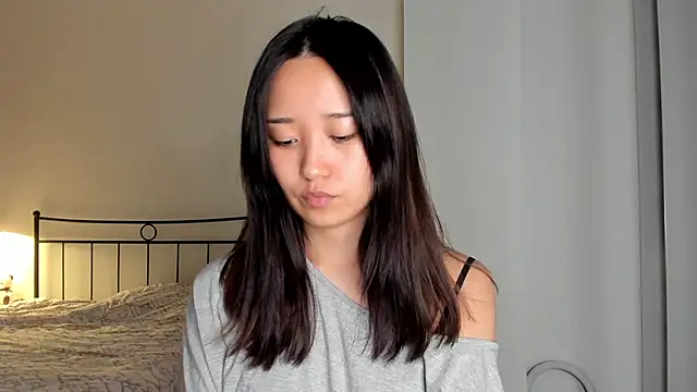 Snapshot of julias_tapes chatting on February 2025 09:14:01 PM julias tapes online show from February 2025 09:14:01 PM