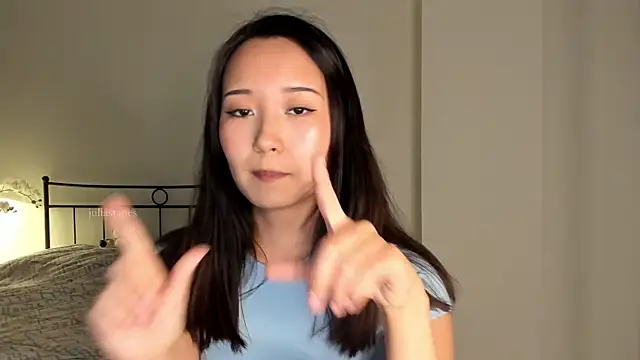 Snapshot of julias_tapes chatting on February 2025 03:04:02 PM julias tapes online show from February 2025 03:04:02 PM