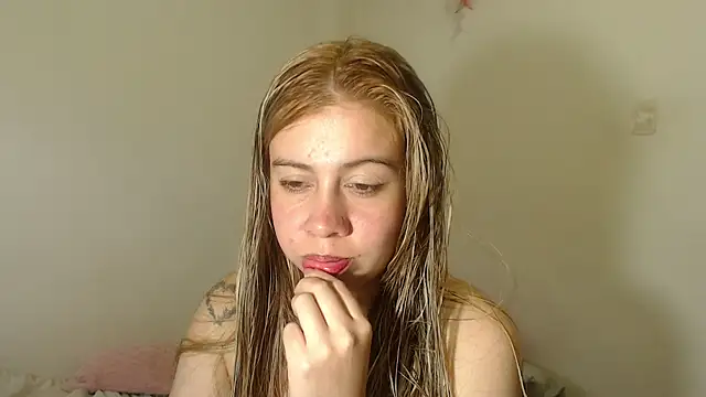 Snapshot of SweetSofty chatting on January 2025 10:27:02 PM SweetSofty online show from January 2025 10:27:02 PM