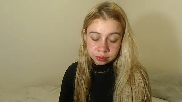 Snapshot of SweetSofty chatting on March 2025 10:00:02 PM SweetSofty online show from March 2025 10:00:02 PM