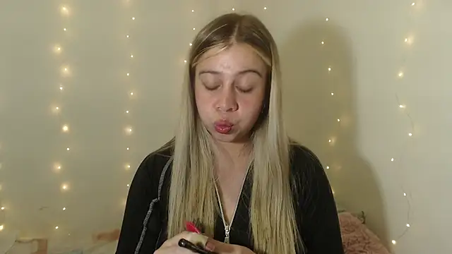 Snapshot of SweetSofty chatting on September 2025 02:39:02 AM SweetSofty online show from September 2025 02:39:02 AM