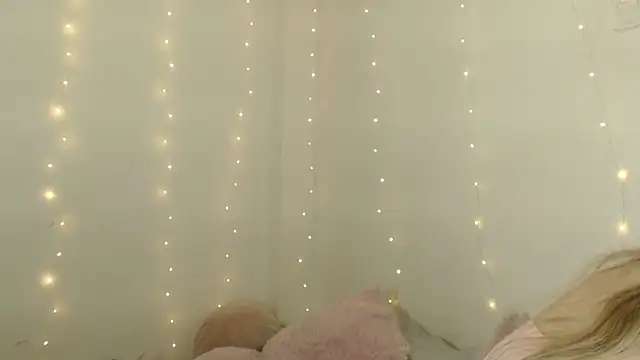 Snapshot of SweetSofty chatting on October 2025 01:59:02 AM SweetSofty online show from October 2025 01:59:02 AM