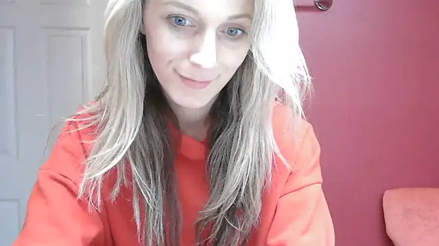 Snapshot of Heyitsmee33 chatting on December 2024 11:24:01 PM Heyitsmee33 online show from December 2024 11:24:01 PM