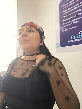 Snapshot of lucyferna chatting on October 2025 08:10:01 PM lucyferna online show from October 2025 08:10:01 PM