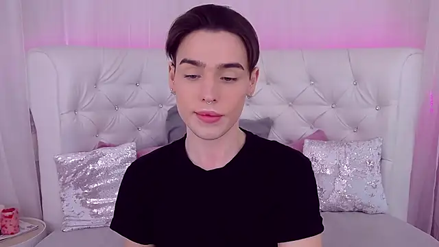 RobbyCharming online show from February 2025 07:39:01 PM