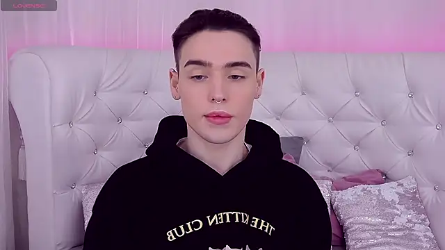 RobbyCharming online show from March 2025 07:38:01 PM