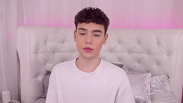 RobbyCharming online show from September 2025 03:39:01 AM