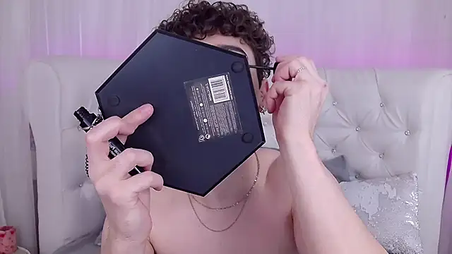 Snapshot of RobbyCharming chatting on November 2025 03:41:01 AM RobbyCharming online show from November 2025 03:41:01 AM