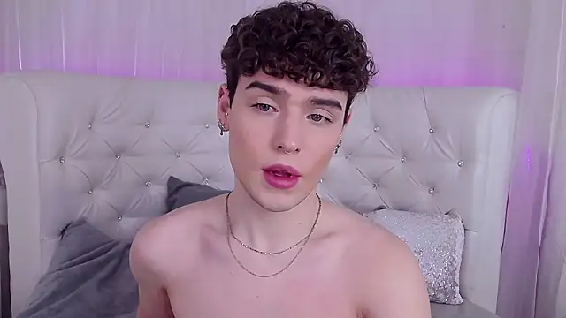 Snapshot of RobbyCharming chatting on November 2025 04:04:01 AM RobbyCharming online show from November 2025 04:04:01 AM