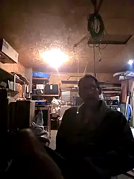 Laying Sooner online show from November 2025 07:08:02 AM