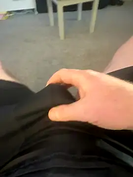 Averagematt1991 online show from December 2025 02:37:01 PM