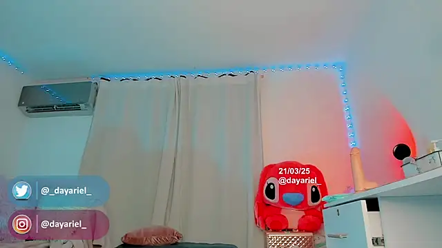 Snapshot of Yellowranger1 chatting on March 2025 02:37:02 AM Yellowranger1 online show from March 2025 02:37:02 AM