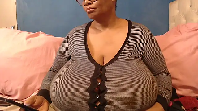 CUTEFIRMMELONSS online show from October 2025 05:26:02 AM