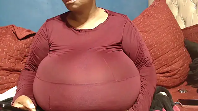 CUTEFIRMMELONSS online show from May 2026 03:22:01 AM