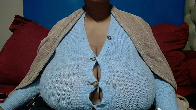 CUTEFIRMMELONSS online show from May 2026 03:58:02 AM