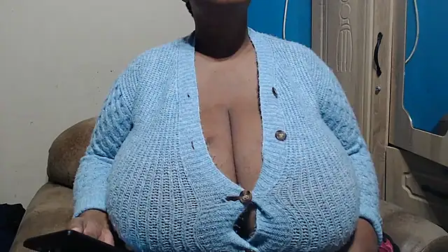 Snapshot of CUTEFIRMMELONSS chatting on July 2026 05:52:01 PM CUTEFIRMMELONSS online show from July 2026 05:52:01 PM
