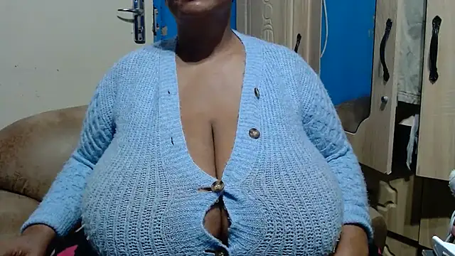 Snapshot of CUTEFIRMMELONSS chatting on July 2026 06:02:02 PM CUTEFIRMMELONSS online show from July 2026 06:02:02 PM