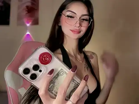 ehotlovea  online show from June 2026 04:55:02 PM