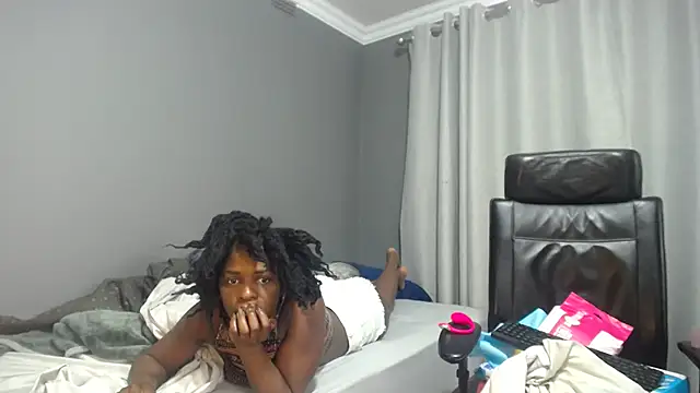 Shaniko89 online show from May 2026 01:49:02 PM