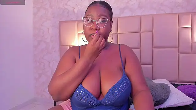 Snapshot of Darnellqueen chatting on December 2024 10:19:02 AM Darnellqueen online show from December 2024 10:19:02 AM