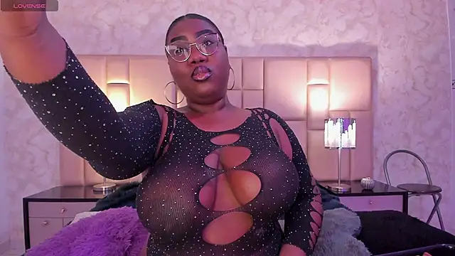Snapshot of Darnellqueen chatting on February 2025 04:53:01 AM Darnellqueen online show from February 2025 04:53:01 AM