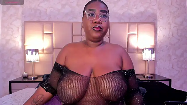 Snapshot of Darnellqueen chatting on February 2025 03:56:01 AM Darnellqueen online show from February 2025 03:56:01 AM