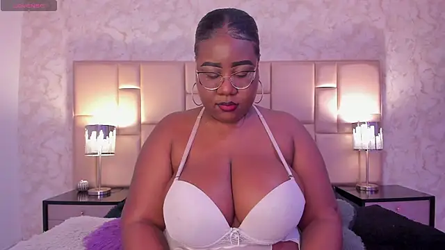 Snapshot of Darnellqueen chatting on February 2025 04:05:02 AM Darnellqueen online show from February 2025 04:05:02 AM