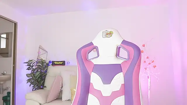 Snapshot of driana_hoffman chatting on November 2025 07:16:02 PM driana hoffman online show from November 2025 07:16:02 PM