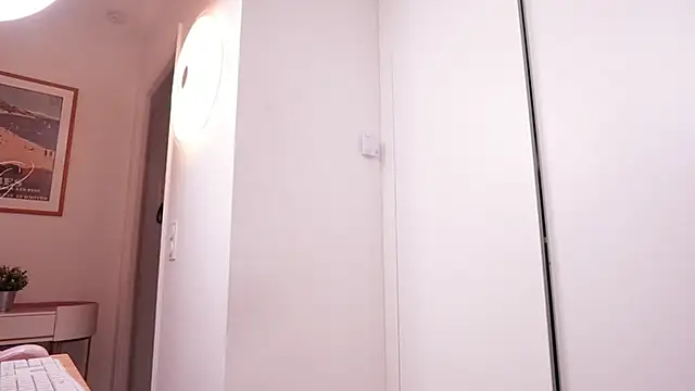 Snapshot of Bella_Twine chatting on January 2025 08:22:02 PM Bella Twine online show from January 2025 08:22:02 PM