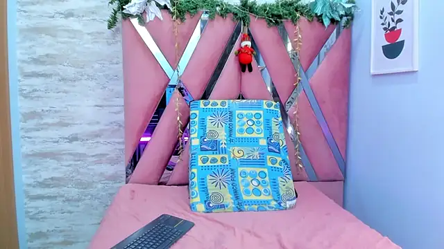 Snapshot of lara_murphy chatting on December 2024 09:41:02 PM lara murphy online show from December 2024 09:41:02 PM