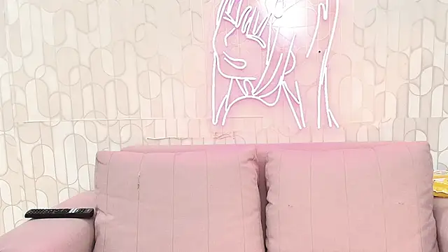 Snapshot of lara_murphy chatting on October 2025 03:04:01 AM lara murphy online show from October 2025 03:04:01 AM