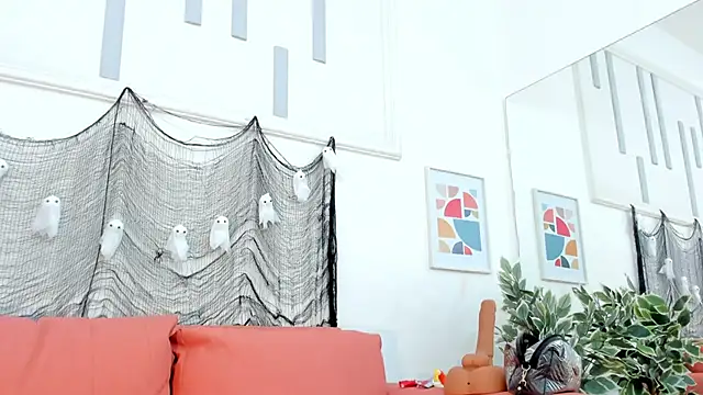 Snapshot of lara_murphy chatting on October 2025 03:07:02 AM lara murphy online show from October 2025 03:07:02 AM