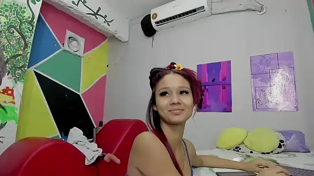 MarianaManzur online show from January 2025 01:45:02 PM