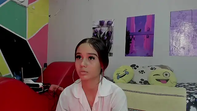 MarianaManzur online show from January 2025 01:47:01 PM