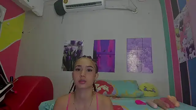 MarianaManzur online show from February 2025 12:59:01 PM