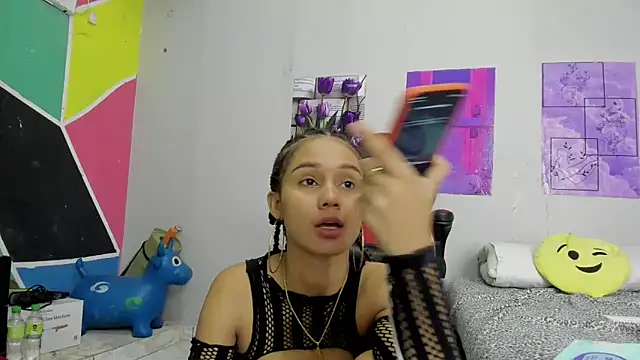 MarianaManzur online show from September 2025 03:01:01 PM