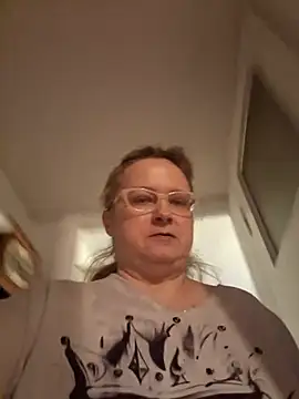 Snapshot of She-devilx chatting on November 2025 02:51:01 PM She-devilx online show from November 2025 02:51:01 PM